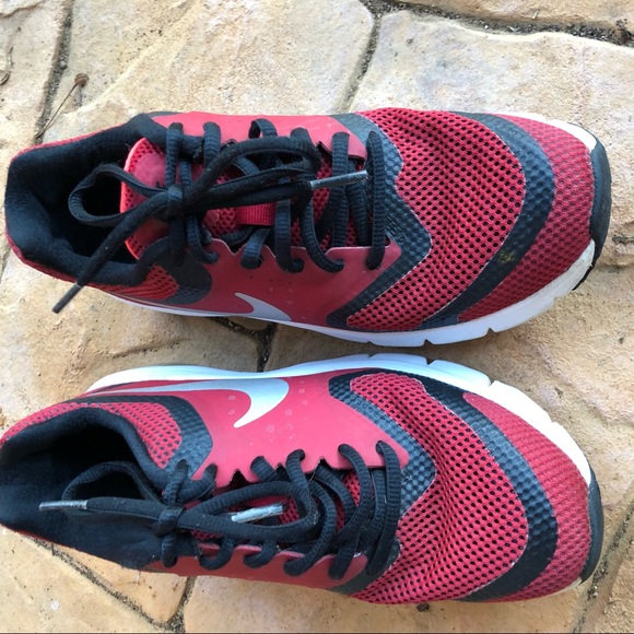 Children’s Nikes - Picture 4 of 6